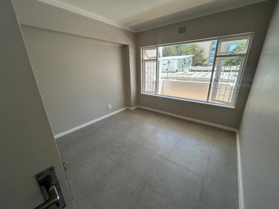 To Let 1 Bedroom Property for Rent in Sea Point Western Cape